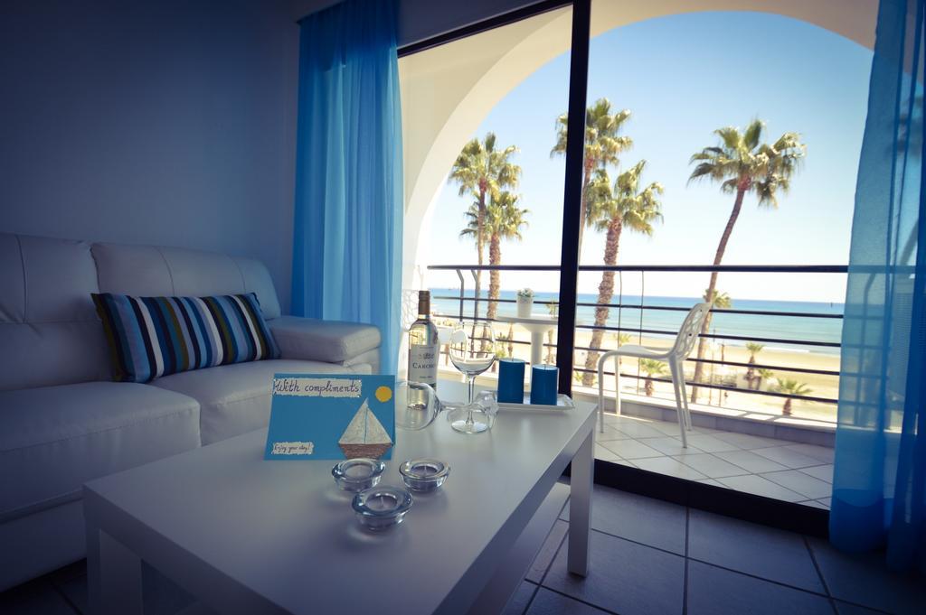 Krasas Beach Apartment Rentals Larnaca Room photo